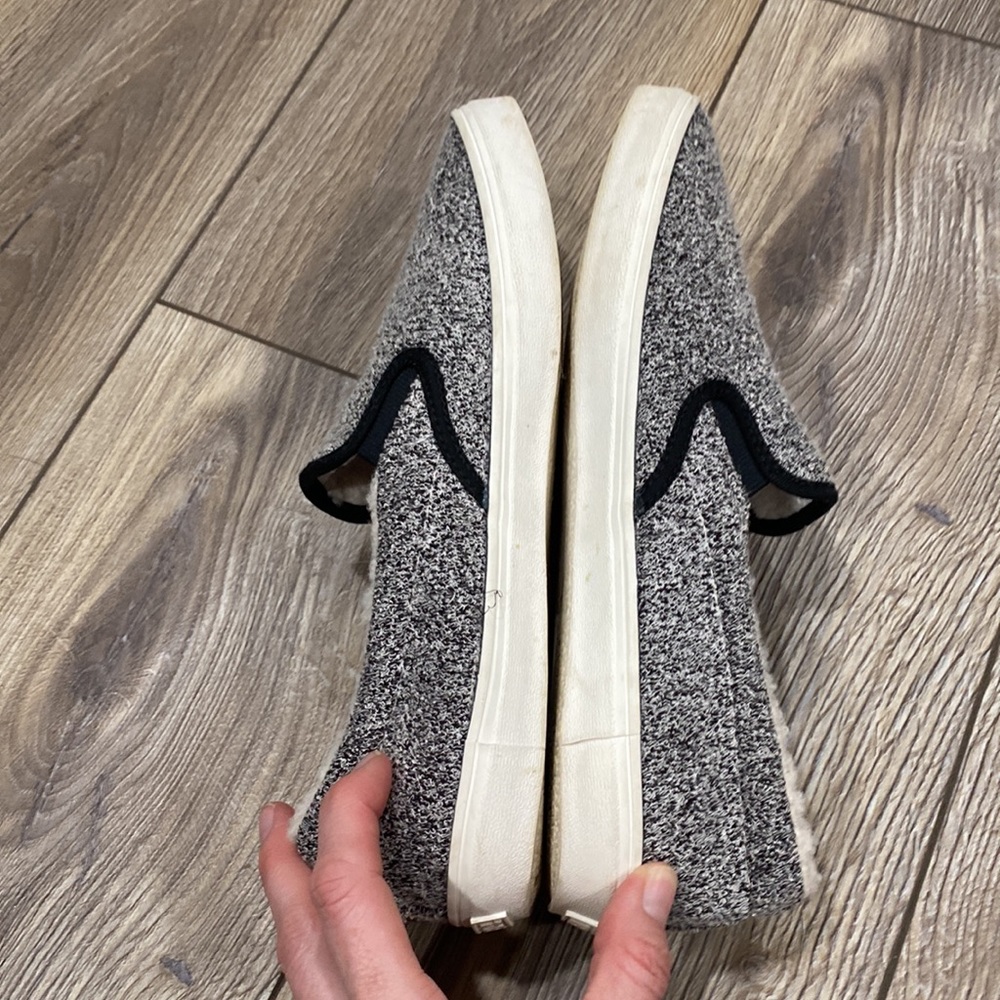 OLD NAVY Sneakers Slip On Black & White Furry Interior Sz 10 - Picture 5 of 8